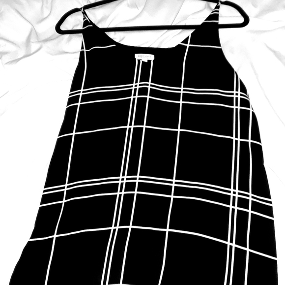 Top black and White strip - Picture 2 of 3